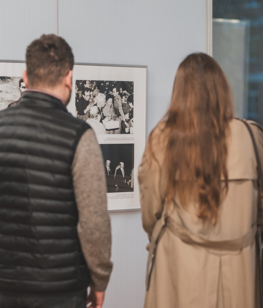 Výstava Listopad 1989 má v pátek zavřeno