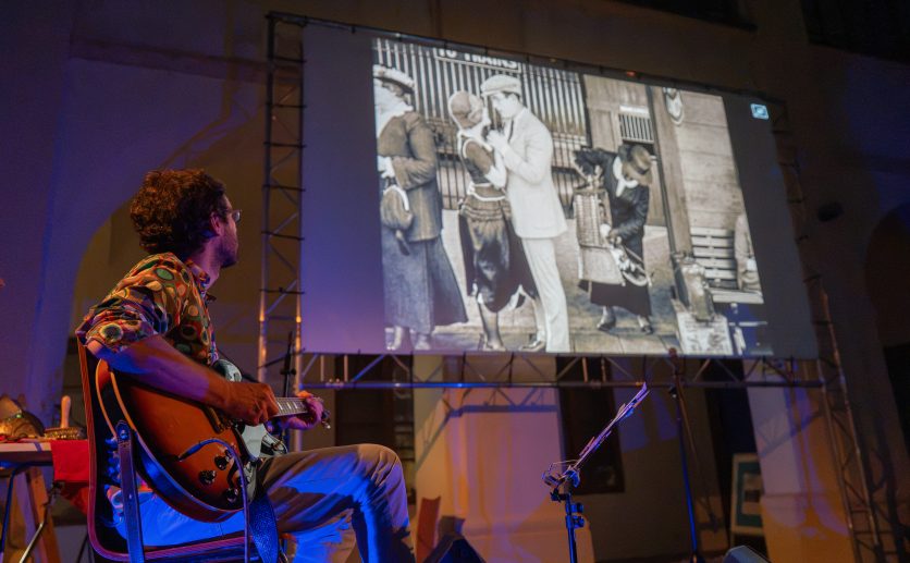 Fotogalerie: O patro výš! a koncert Martina Kyšperského a Davida Dorůžky
