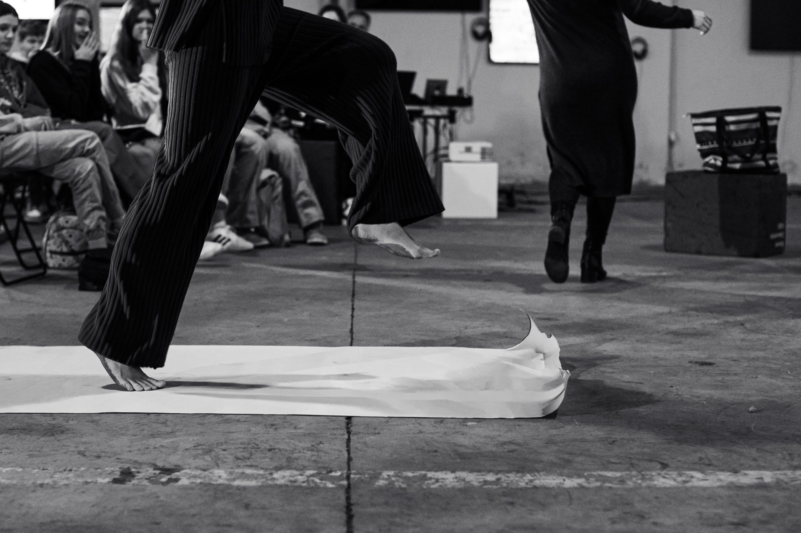 titulní obrazek události 'Čistírna. Umění proti úzkosti | WORKSHOPY v galerii'