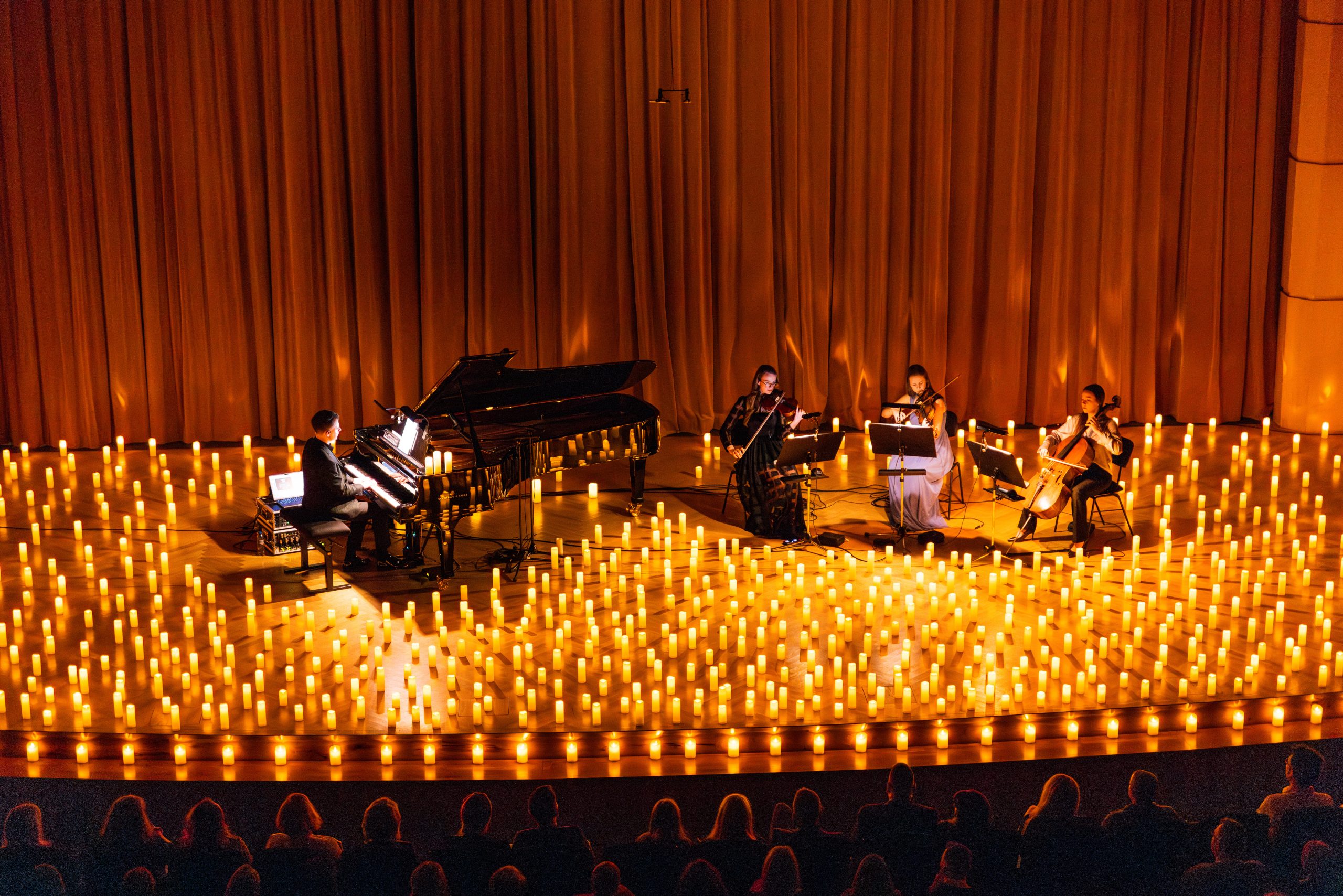 titulní obrazek události 'World Hits & Candles'